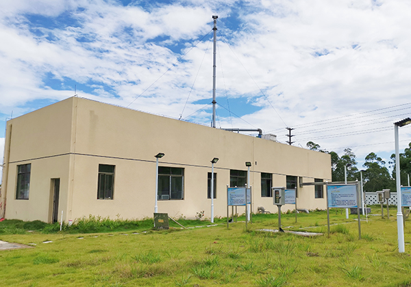 鶴山市第一座花園式地埋式污水處理廠<br />
<br />
國家財政部第四批PPP示范項目、江門市第一個以PPP模式建設(shè)的農(nóng)村污水處理設(shè)施項目。